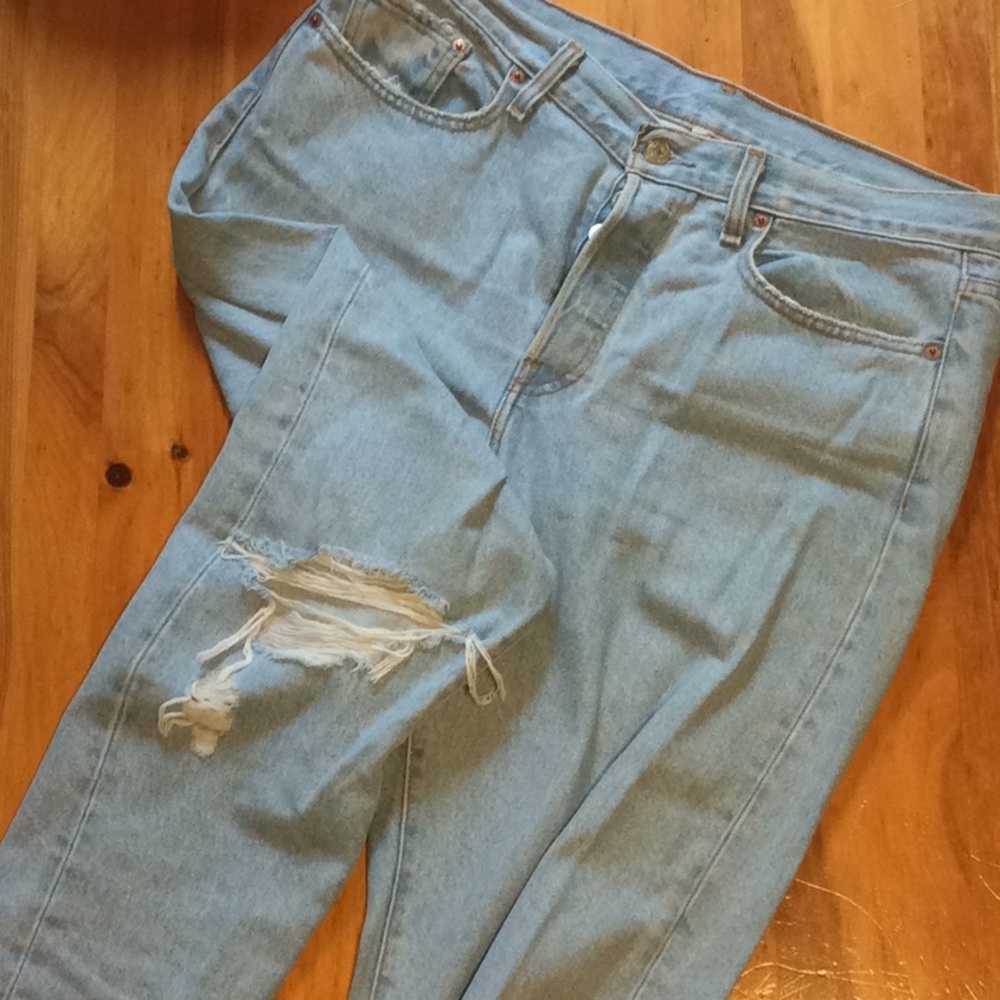 Levi’s Distressed Boyfriend Jeans